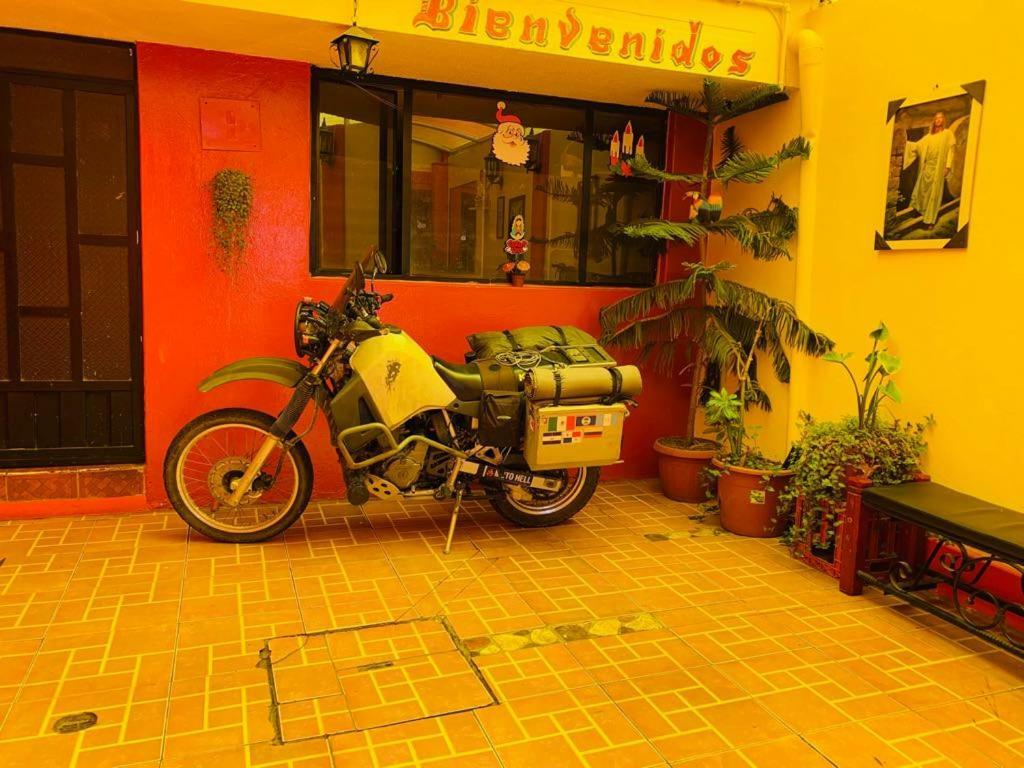 Hostal Rosita Latacunga Bagian luar foto