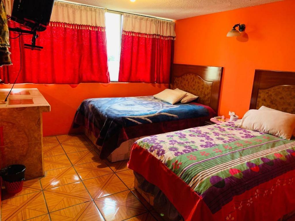 Hostal Rosita Latacunga Hostel Bagian luar foto